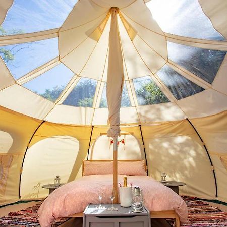 Отель Lloyds Meadow Glamping Честер Экстерьер фото