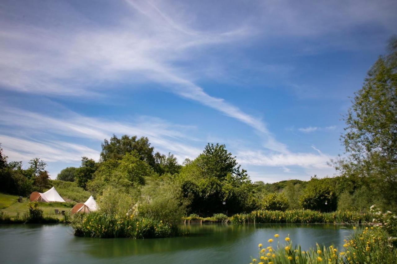 Отель Lloyds Meadow Glamping Честер Экстерьер фото
