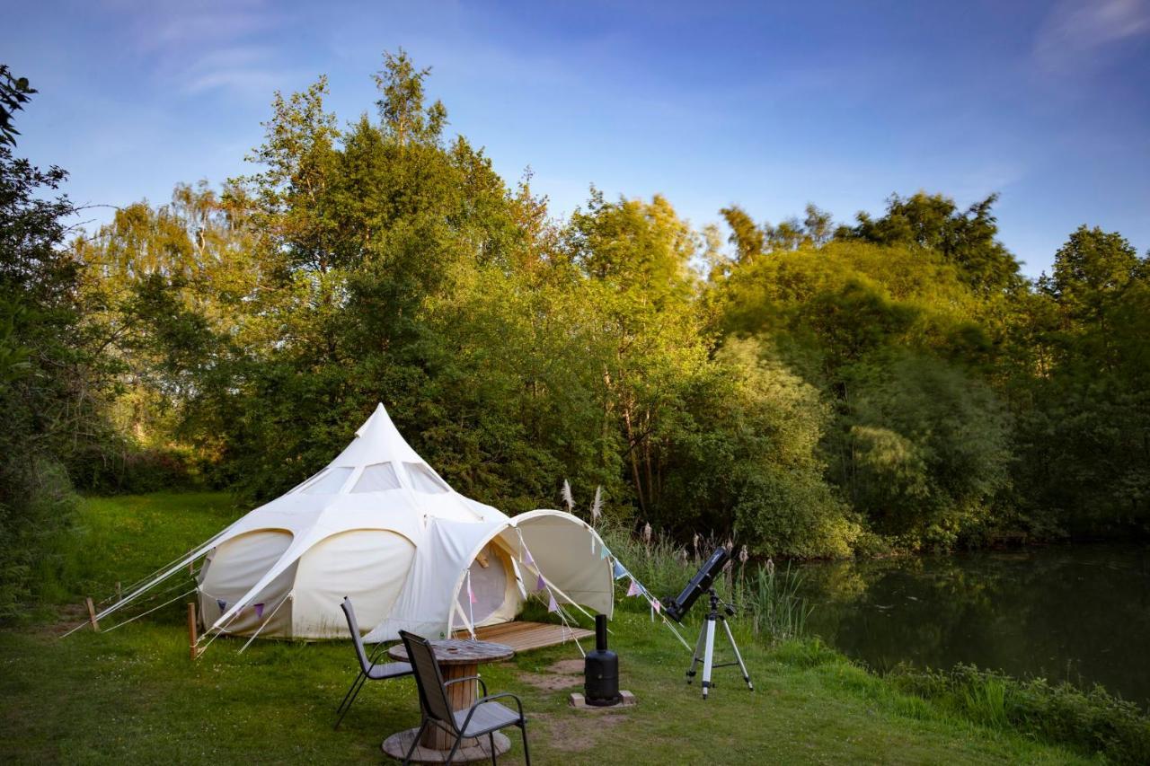 Отель Lloyds Meadow Glamping Честер Экстерьер фото