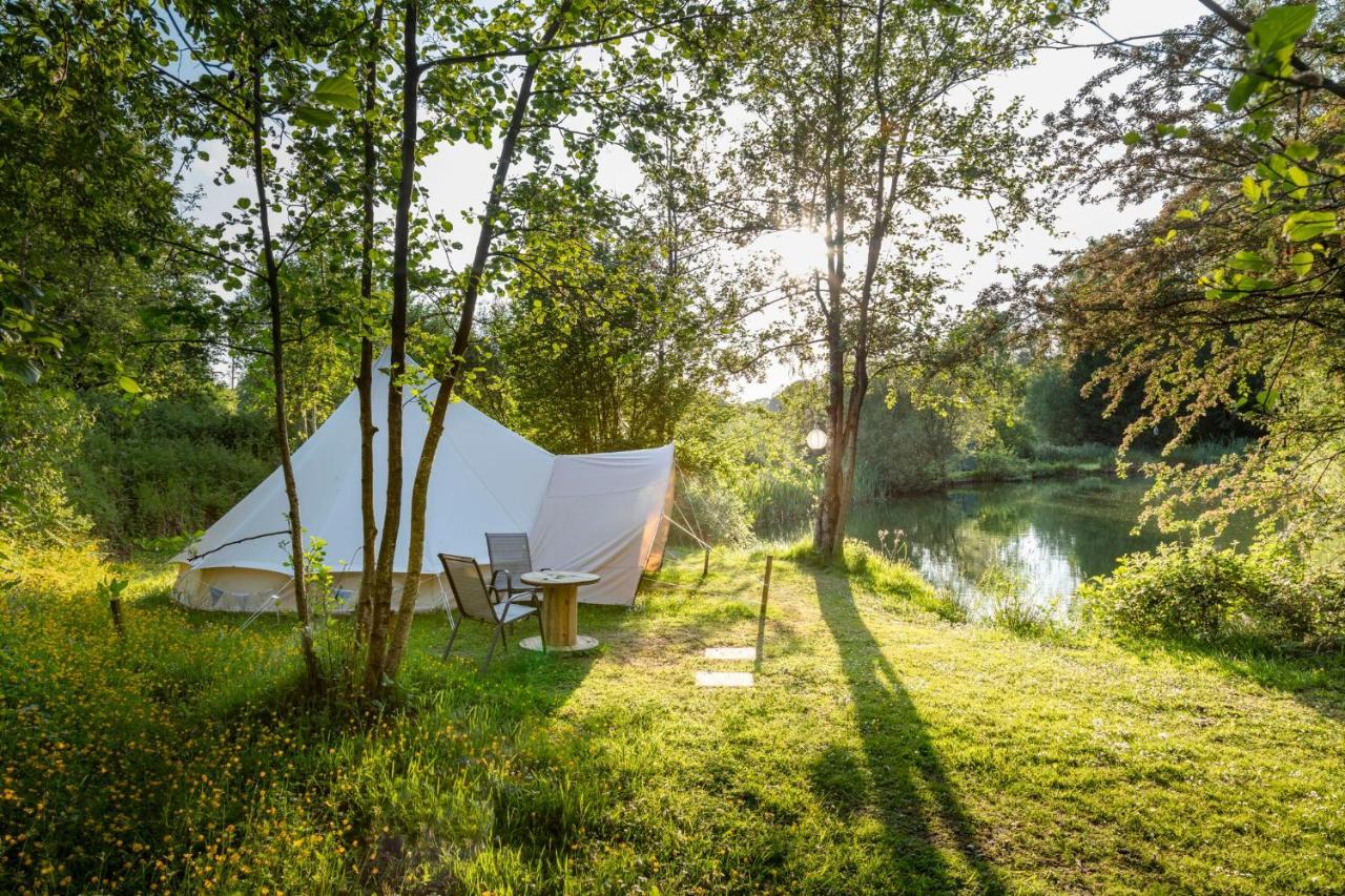 Отель Lloyds Meadow Glamping Честер Экстерьер фото